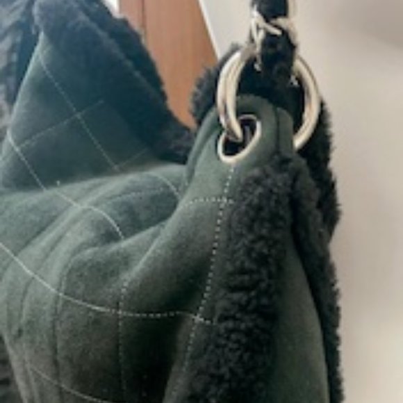 Chanel Embroidered CC Chain Tote Black Quilted Suede and Shearling - Picture 4 of 7